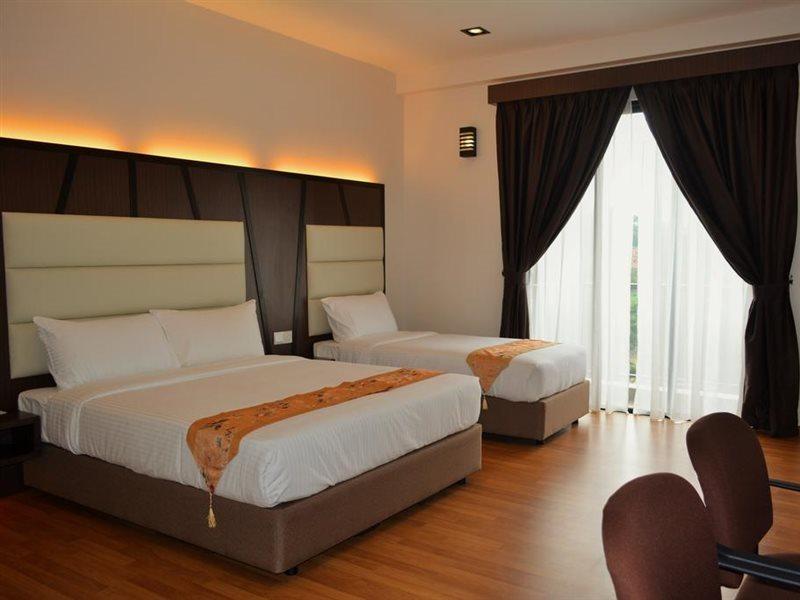 Hotel Grand Baron Taiping Exteriör bild