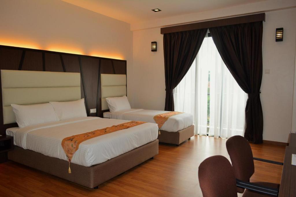 Hotel Grand Baron Taiping Exteriör bild