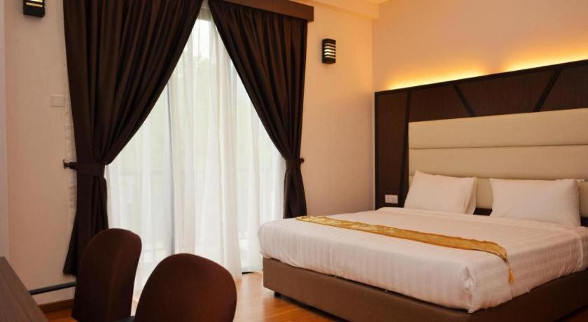 Hotel Grand Baron Taiping Exteriör bild