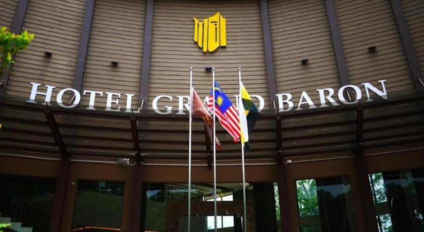 Hotel Grand Baron Taiping Exteriör bild
