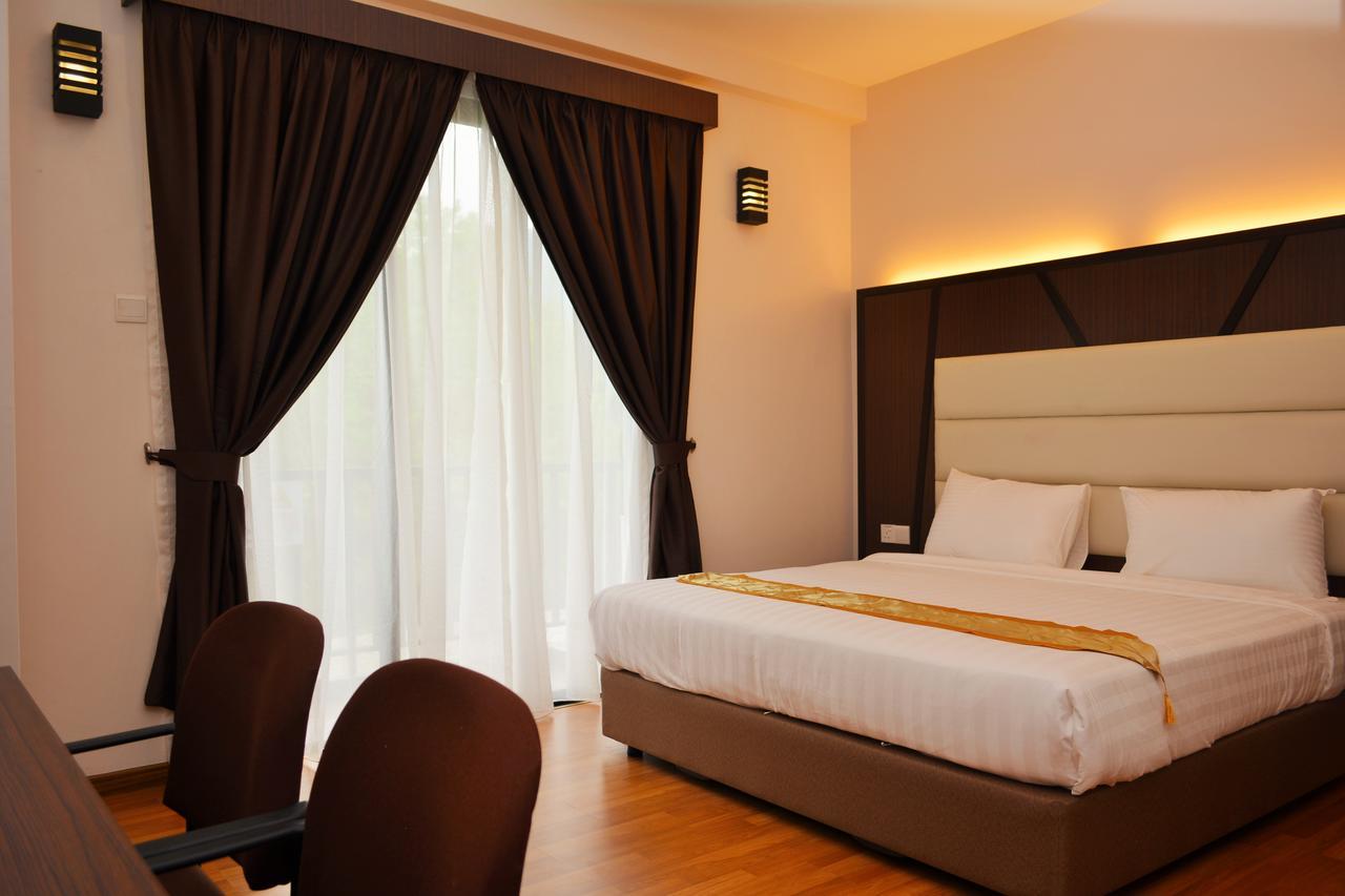 Hotel Grand Baron Taiping Exteriör bild