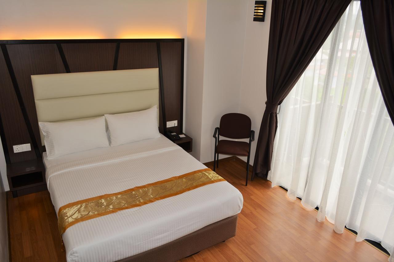 Hotel Grand Baron Taiping Exteriör bild