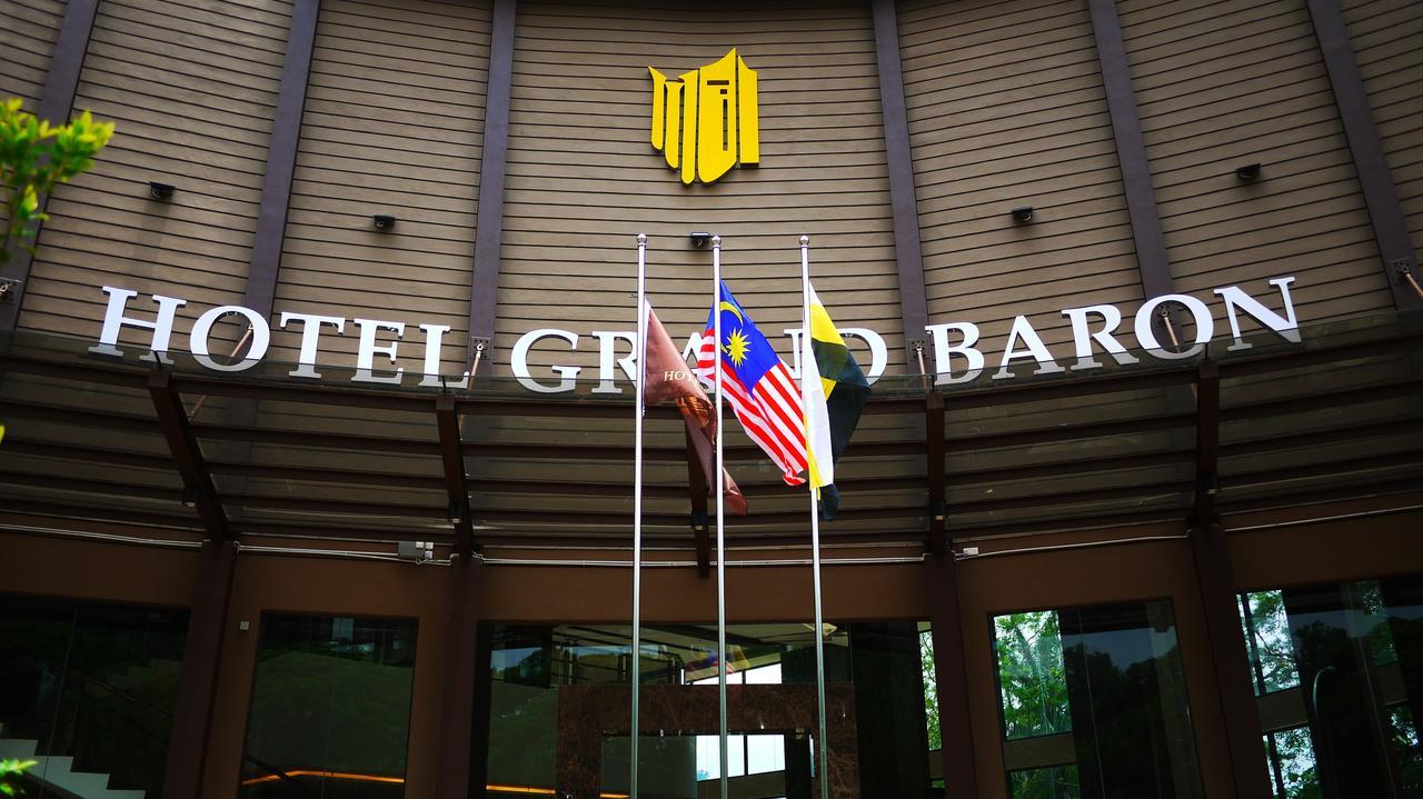 Hotel Grand Baron Taiping Exteriör bild